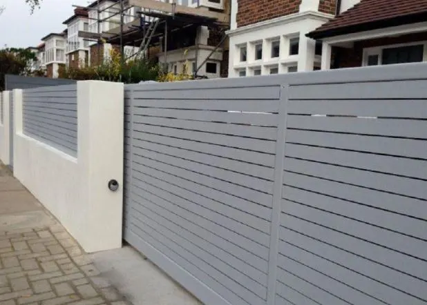 Model Pagar Rumah Minimalis Abu-Abu Muda