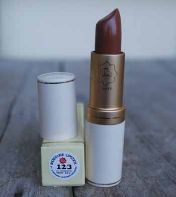 Merk-Lipstick-Untuk-Bibir-Hitam-Dan-Kering-Terbaik-Viva-Cosmetics-Lipstick-Queen