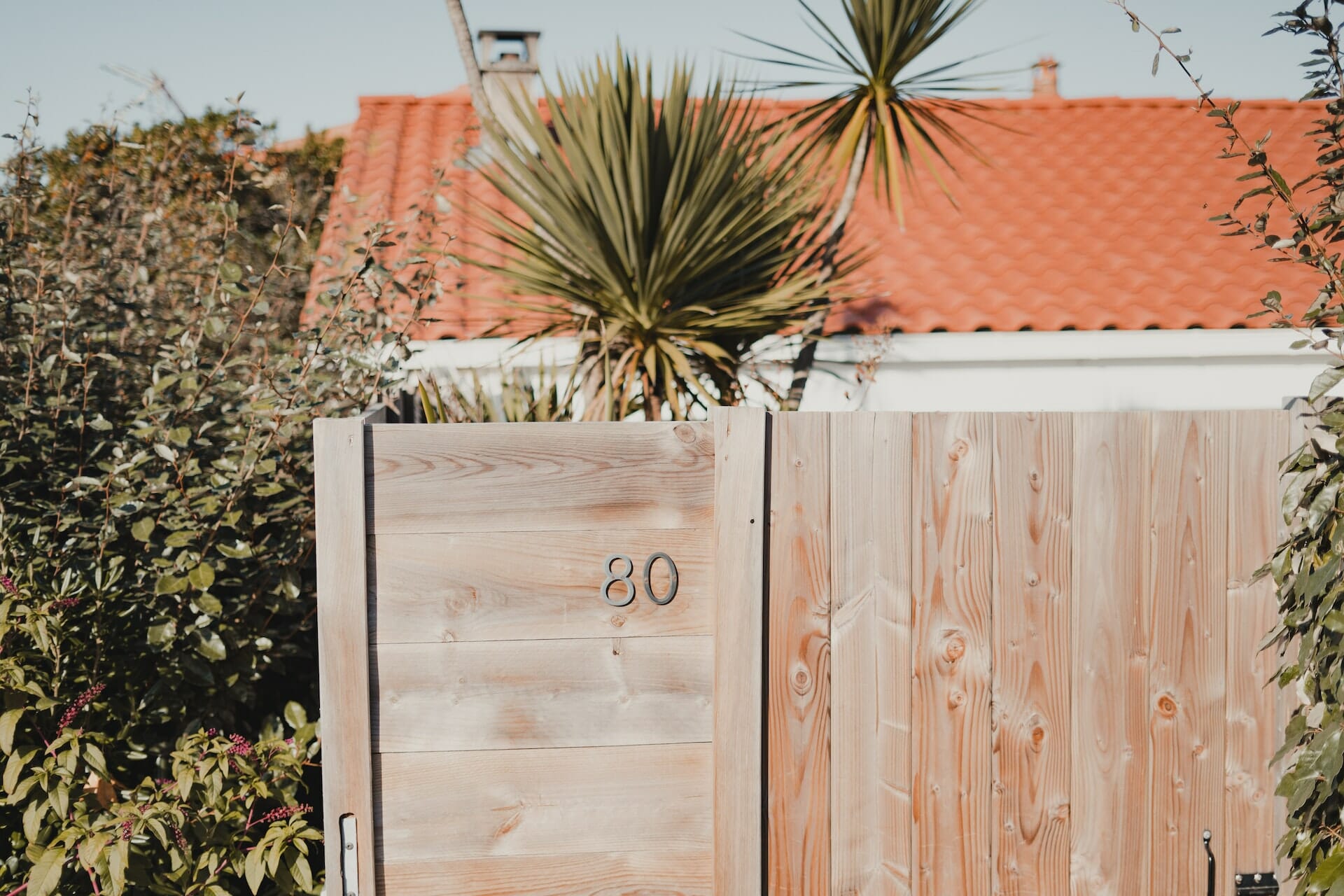 Referensi 20 Model Pagar Lisplang yang Simpel & Aesthetic - Pinhome